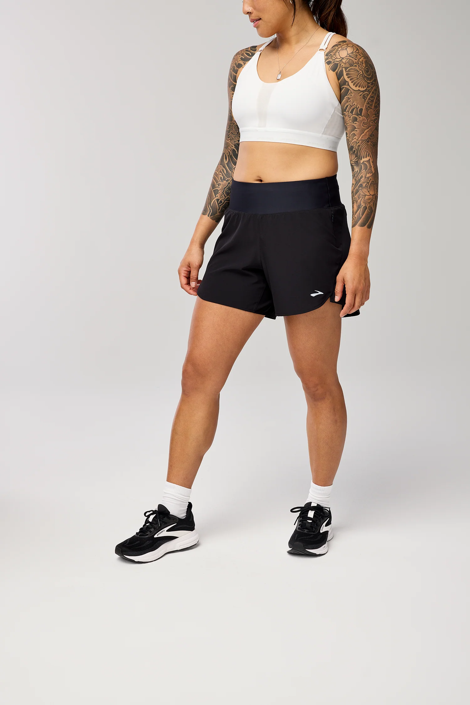 Lady Chaser 5" Short 2.0
