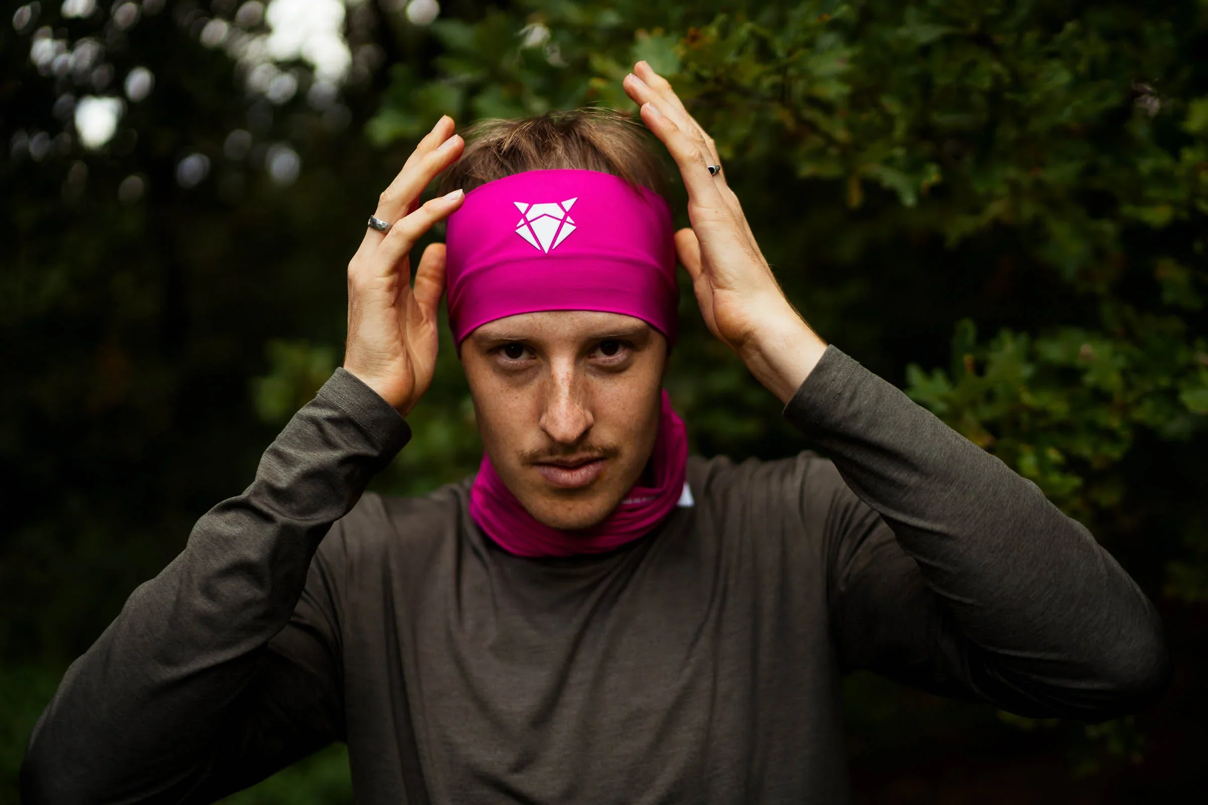 Headband Wide Magenta White - Image 3