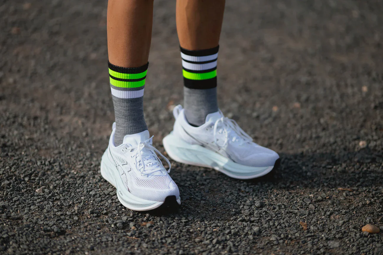 Merino Strive Light Grey Neon Green - Image 3